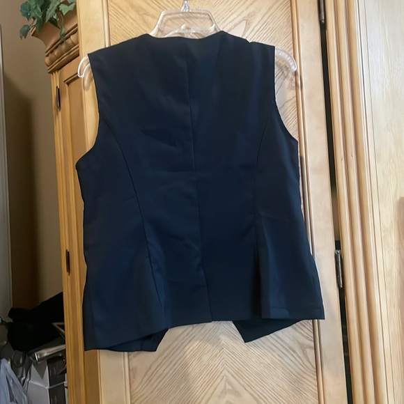 Casly lamiit Black Tailored Vest with Split Vent size small - Picture 7 of 7